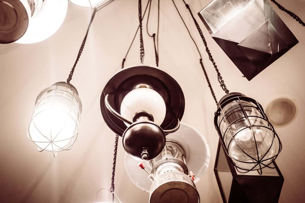Jak wybrać idealne oświetlenie do twojego domu – poradnik dla osób ceniących komfort i piękno wnętrz