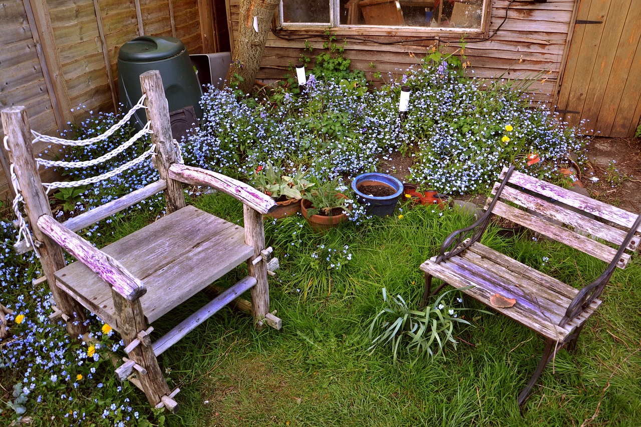 Ogrodowy chill – jakich mebli potrzebujesz w swoim ogrodzie?
